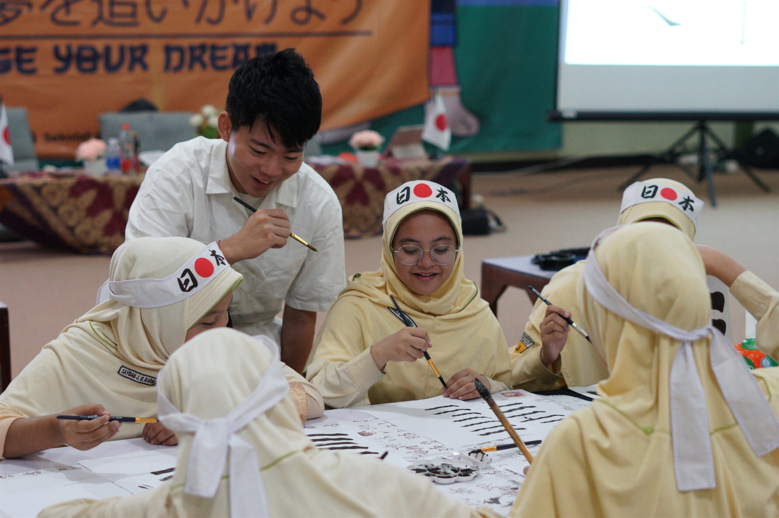 belajar Shodo (Kaligrafi Jepang)- Istimewa