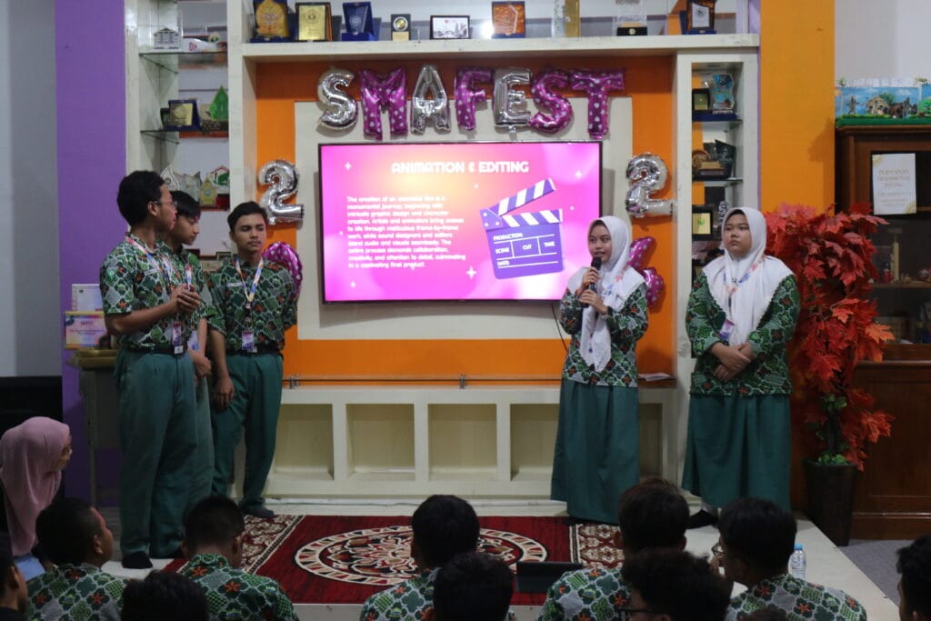 Sesi presentasi bedah film di SMAFEST