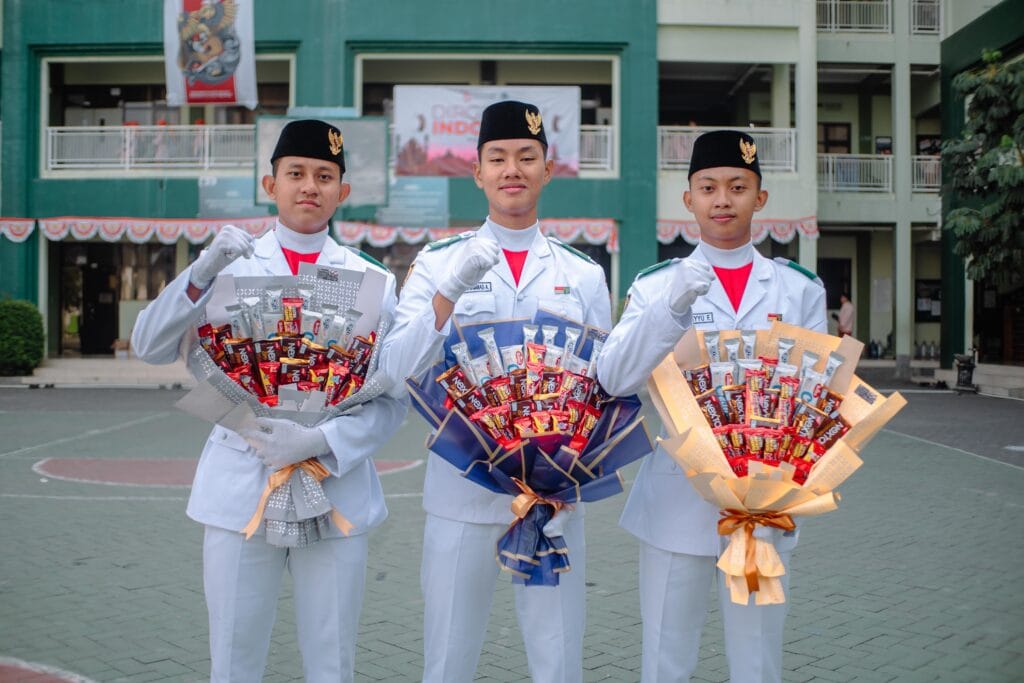 tiga siswa putra yang lolos seleksi PASKAB Sidoarjo 2024